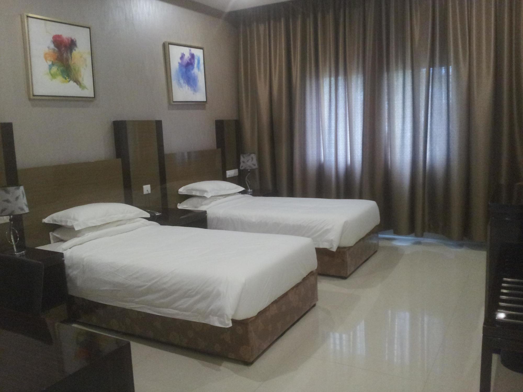 Saffron Hotel Jālna מראה חיצוני תמונה