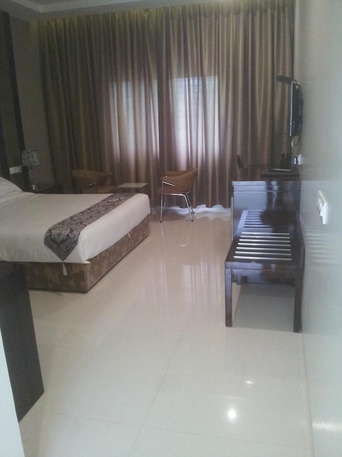 Saffron Hotel Jālna חדר תמונה